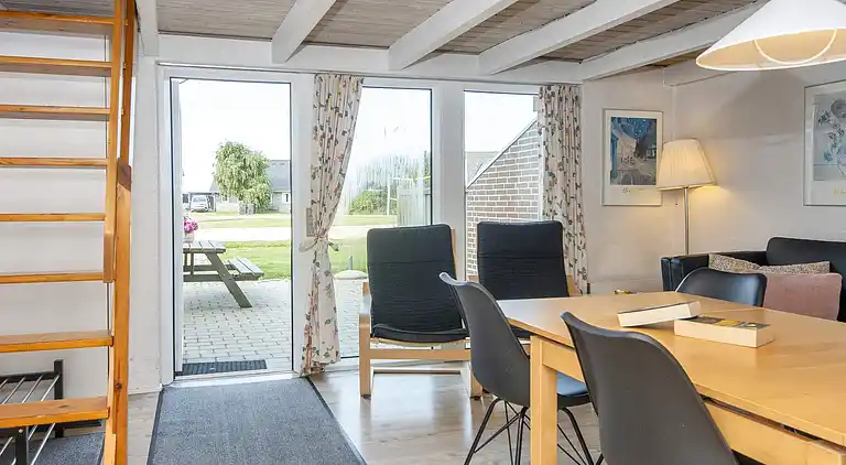 3 rom,2 nivå,Standard