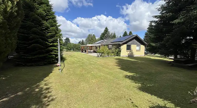 Hyggeligt sommerhus tæt på stranden