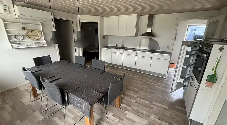 Hyggeligt sommerhus tæt på stranden