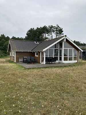 Feriehus med havutsikt og strand rett ved