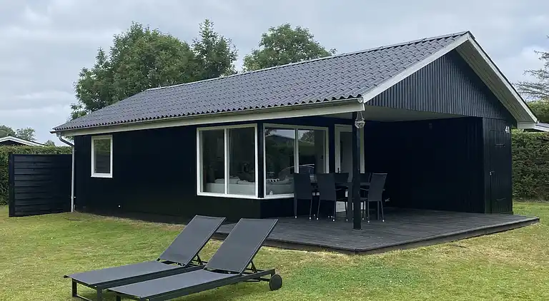 Ferienhaus nahe Strand, Wald und charmantem Hou