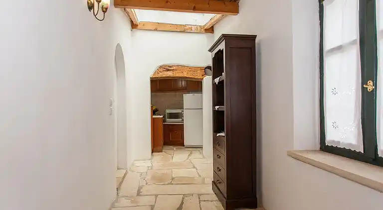 Dream 1 -traditional House With Pool To Share