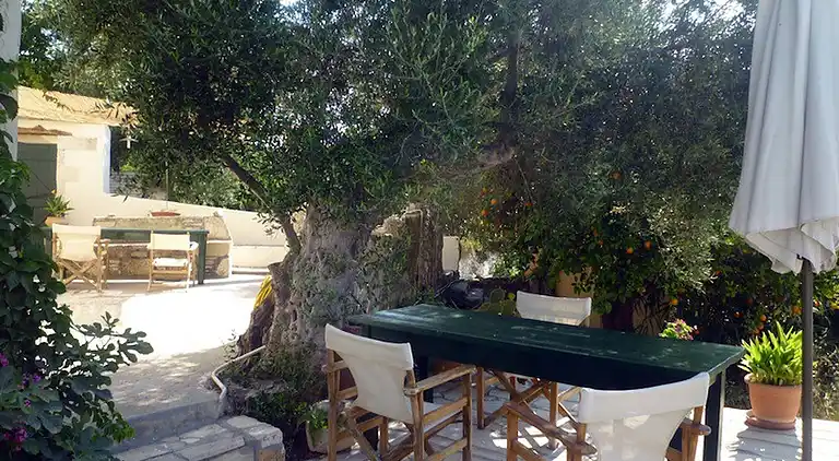 Dream 1 -traditional House With Pool To Share