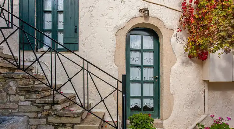 Dream 1 -traditional House With Pool To Share