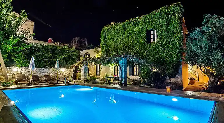 Dream 1 -traditional House With Pool To Share