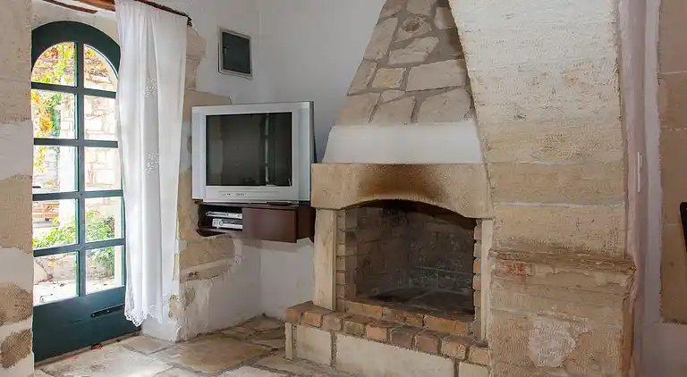 Dream 1 -traditional House With Pool To Share