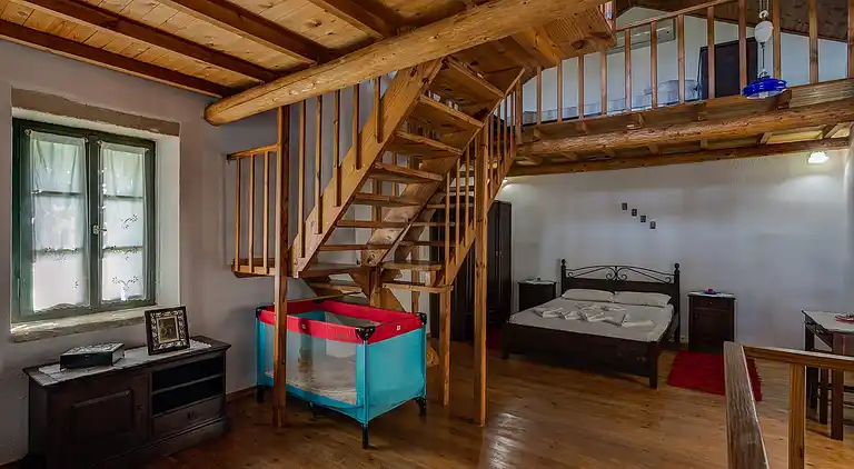 Dream 1 -traditional House With Pool To Share