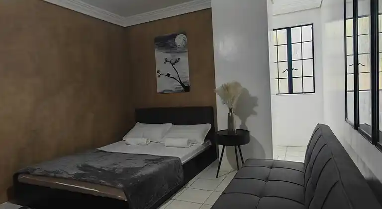 Entfliehen Sie nach LuxHomme, Ihrem geräumigen Refugium im