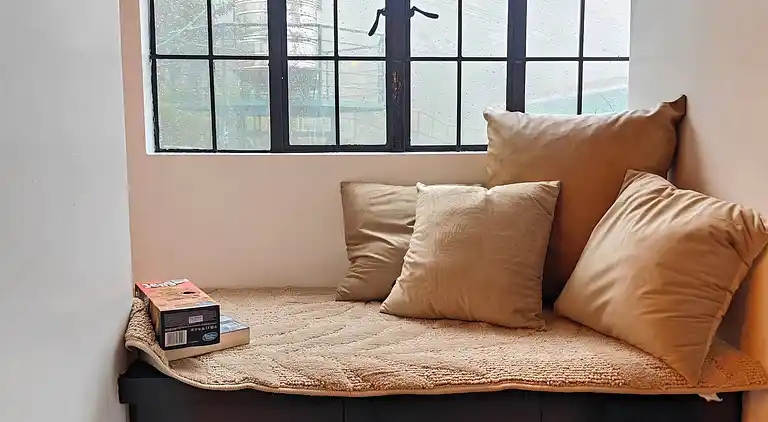 Entfliehen Sie nach LuxHomme, Ihrem geräumigen Refugium im