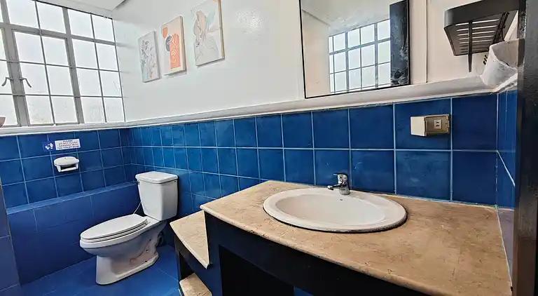 Entfliehen Sie nach LuxHomme, Ihrem geräumigen Refugium im