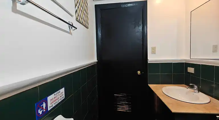 Entfliehen Sie nach LuxHomme, Ihrem geräumigen Refugium im