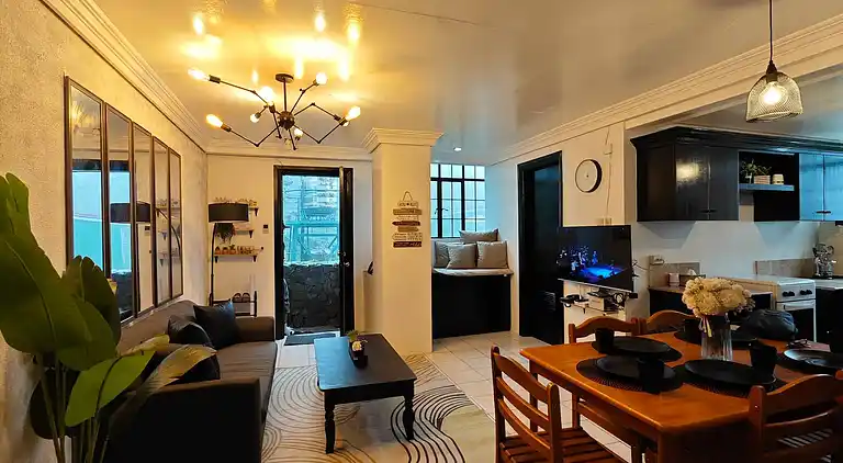 Entfliehen Sie nach LuxHomme, Ihrem geräumigen Refugium im