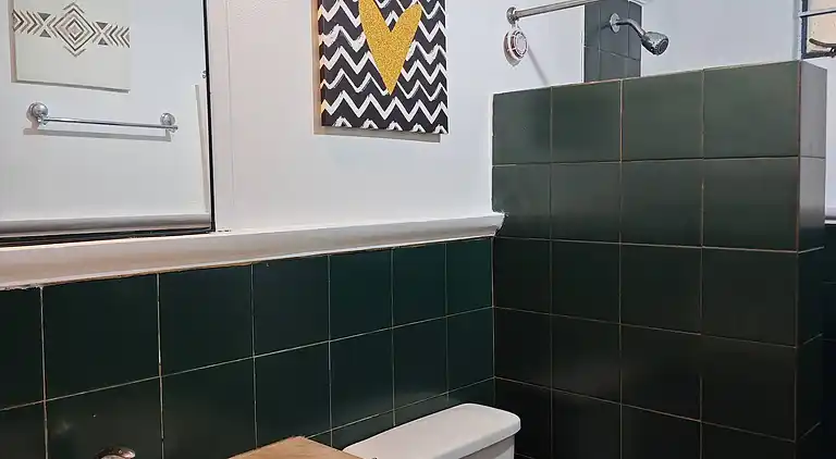 Entfliehen Sie nach LuxHomme, Ihrem geräumigen Refugium im