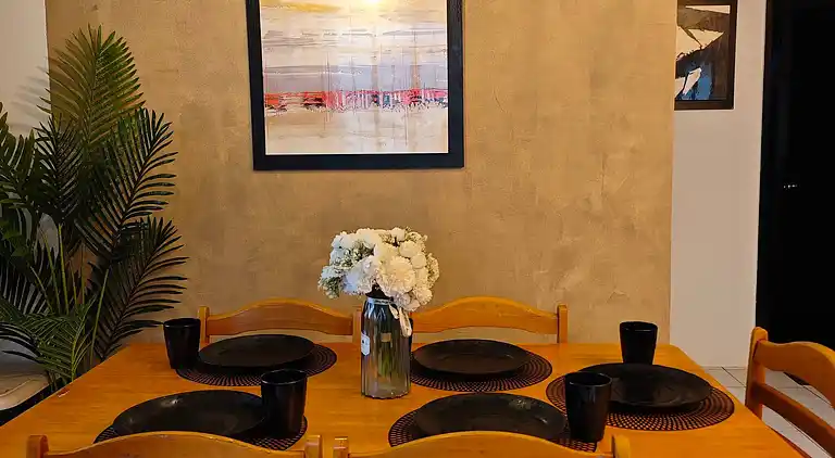 Entfliehen Sie nach LuxHomme, Ihrem geräumigen Refugium im