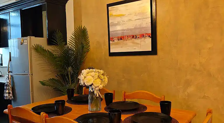 Entfliehen Sie nach LuxHomme, Ihrem geräumigen Refugium im