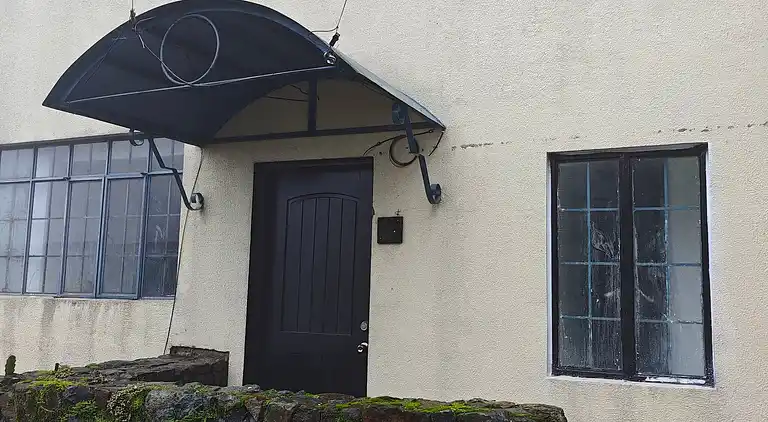 Entfliehen Sie nach LuxHomme, Ihrem geräumigen Refugium im