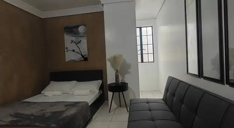 Entfliehen Sie nach LuxHomme, Ihrem geräumigen Refugium im