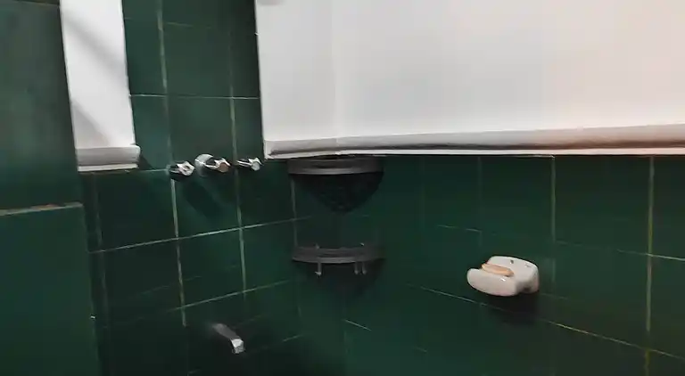 Entfliehen Sie nach LuxHomme, Ihrem geräumigen Refugium im