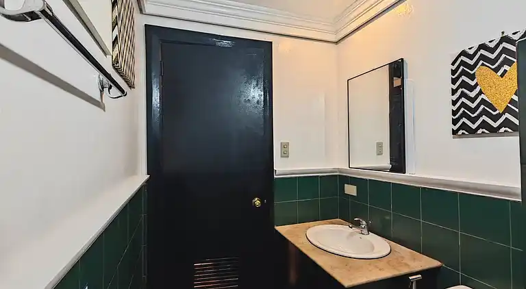 Entfliehen Sie nach LuxHomme, Ihrem geräumigen Refugium im