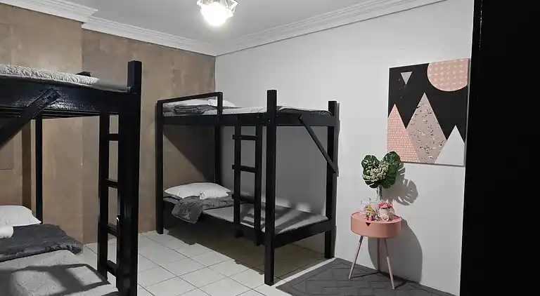 Entfliehen Sie nach LuxHomme, Ihrem geräumigen Refugium im