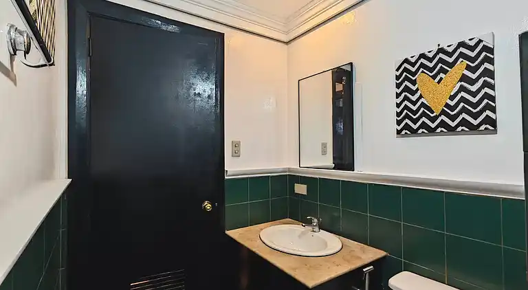 Entfliehen Sie nach LuxHomme, Ihrem geräumigen Refugium im