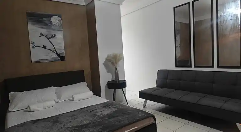 Entfliehen Sie nach LuxHomme, Ihrem geräumigen Refugium im