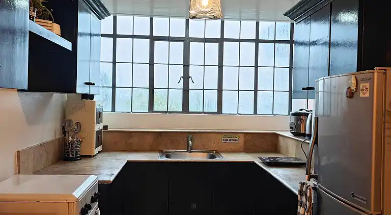 Entfliehen Sie nach LuxHomme, Ihrem geräumigen Refugium im