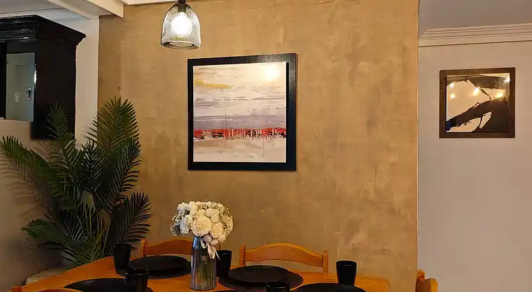 Entfliehen Sie nach LuxHomme, Ihrem geräumigen Refugium im