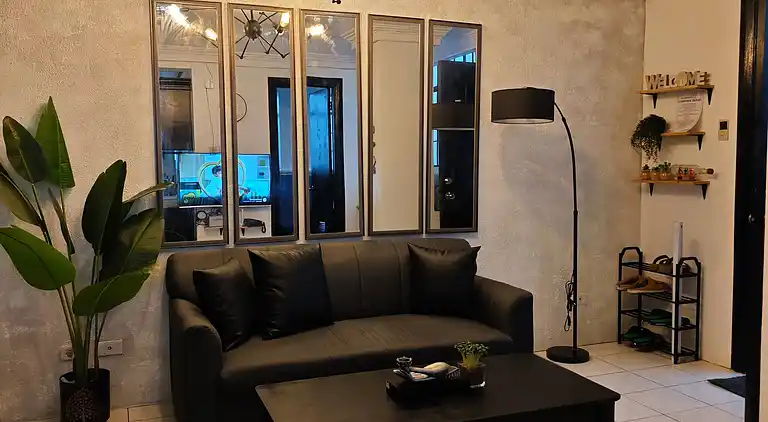 Entfliehen Sie nach LuxHomme, Ihrem geräumigen Refugium im