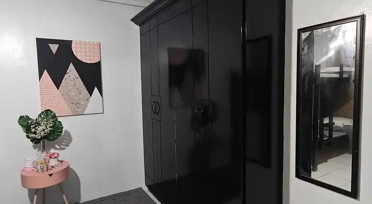 Entfliehen Sie nach LuxHomme, Ihrem geräumigen Refugium im