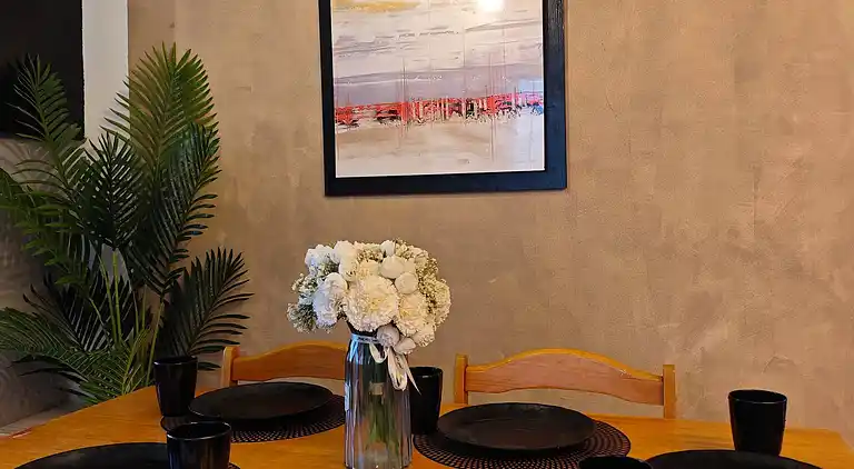 Entfliehen Sie nach LuxHomme, Ihrem geräumigen Refugium im