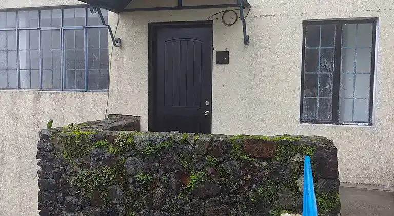 Entfliehen Sie nach LuxHomme, Ihrem geräumigen Refugium im