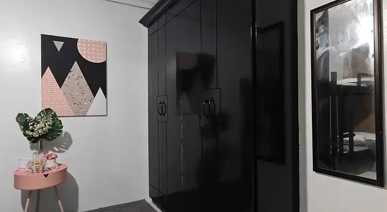 Entfliehen Sie nach LuxHomme, Ihrem geräumigen Refugium im