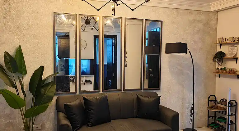 Entfliehen Sie nach LuxHomme, Ihrem geräumigen Refugium im