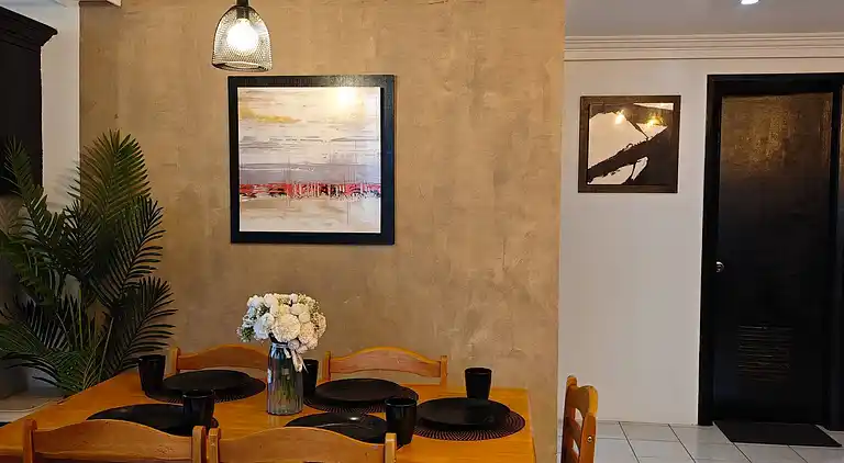 Entfliehen Sie nach LuxHomme, Ihrem geräumigen Refugium im