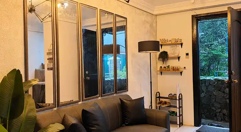 Entfliehen Sie nach LuxHomme, Ihrem geräumigen Refugium im