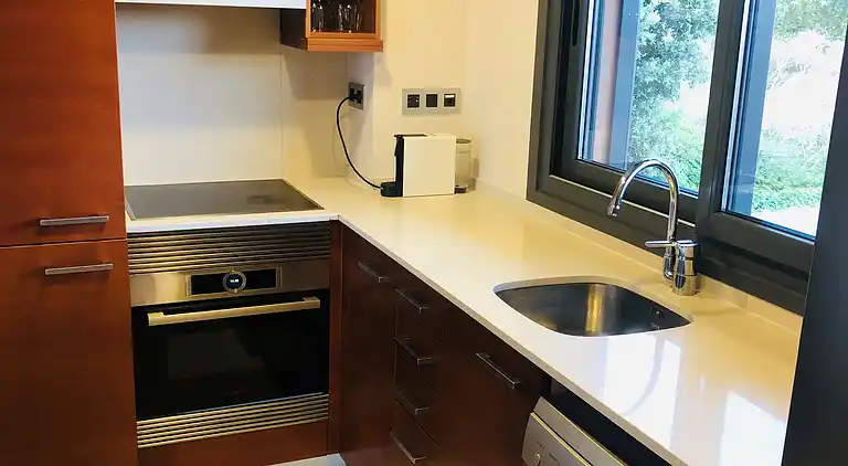 BOLIG TÆT PÅ STRAND MED POOL OG  TÆT PÅ PORT AVENTURA