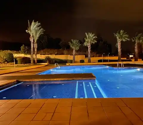 BOLIG TÆT PÅ STRAND MED POOL OG  TÆT PÅ PORT AVENTURA