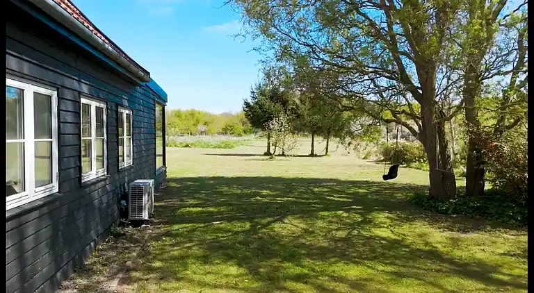 Lyxigt sommarhus på vacker skogsmark