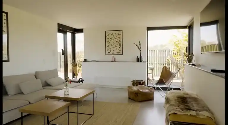 Lyxigt sommarhus på vacker skogsmark