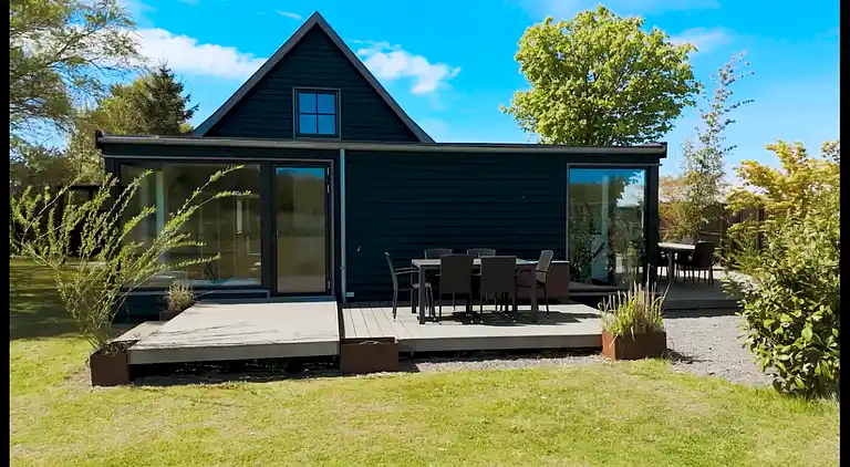 Lyxigt sommarhus på vacker skogsmark