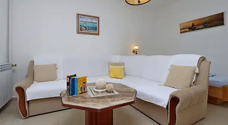 Two bedroom apartment with terrace and sea view Dramalj,