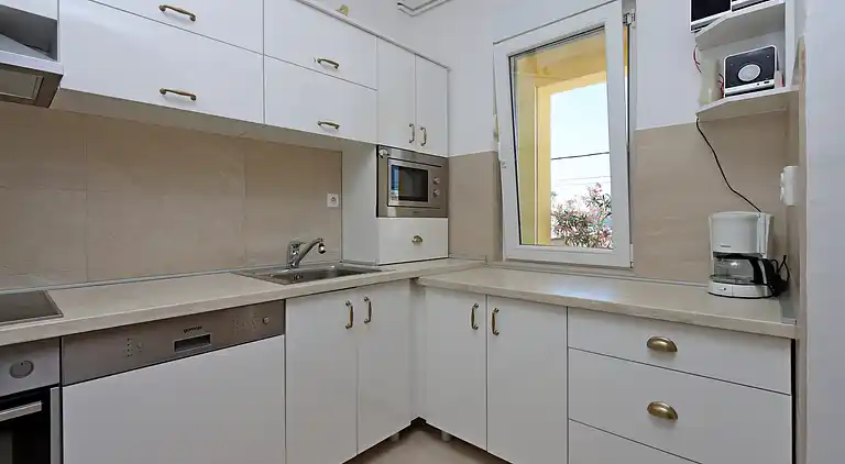 Two bedroom apartment with terrace and sea view Dramalj,