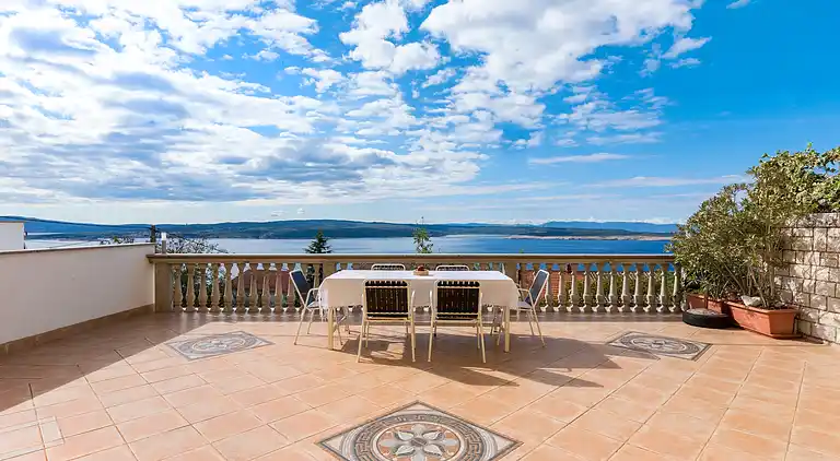 Two bedroom apartment with terrace and sea view Dramalj,