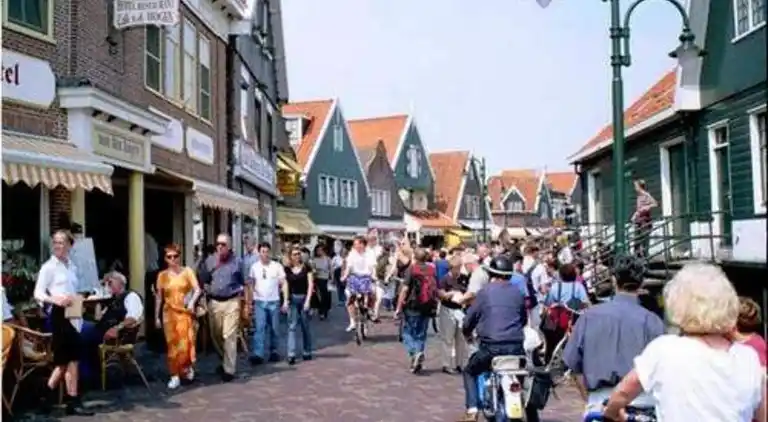 Houseboat in Volendam