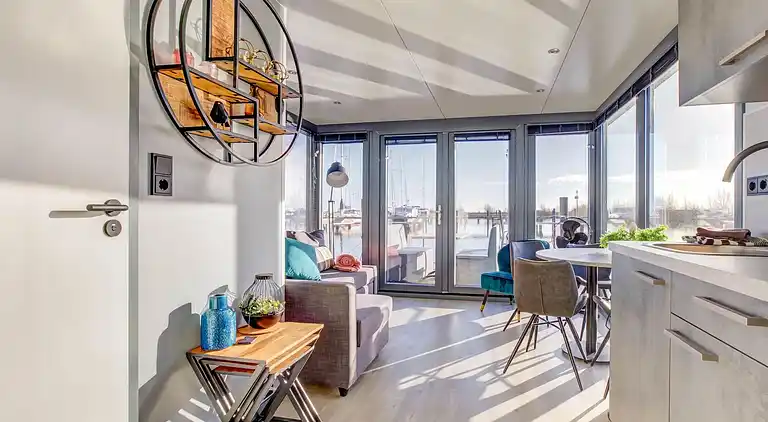 Houseboat in Volendam