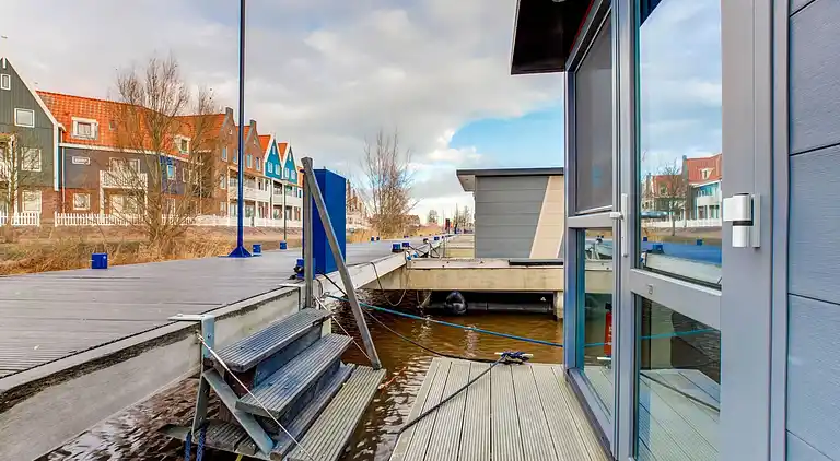 Houseboat in Volendam