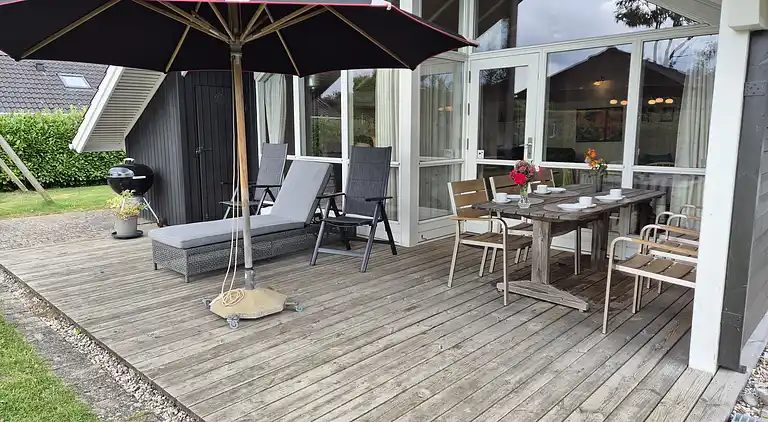 Strandnært feriehus med plads til hele familien