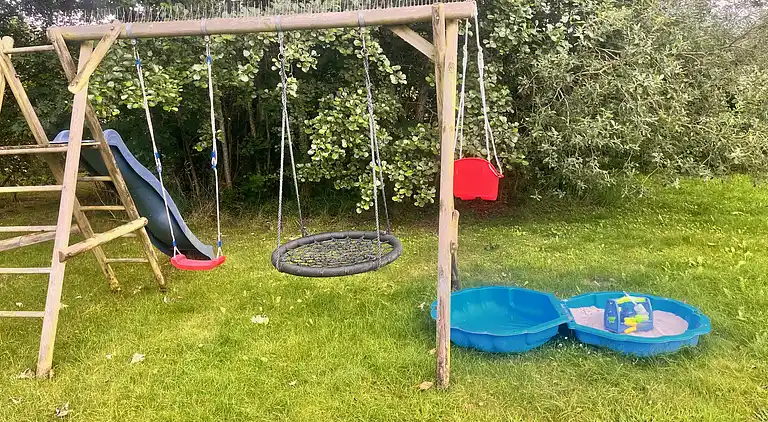 Stor villa i naturskønne omgivelser tæt på strand