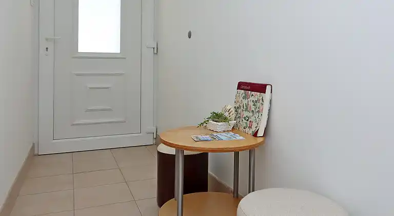 Two bedroom apartment with terrace and sea view Dramalj,